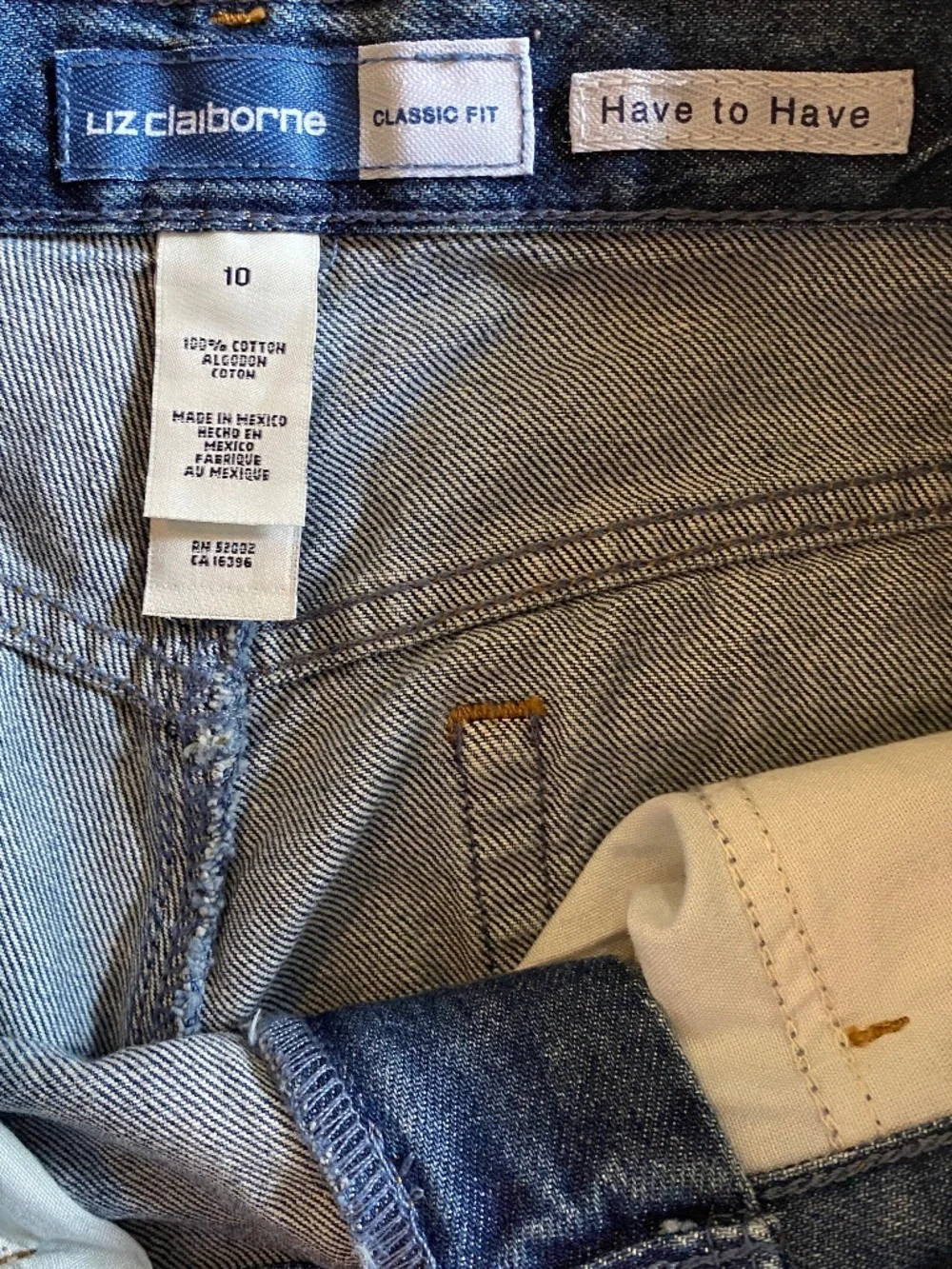 NWT Vintage 90s Liz Claiborne High Waisted Denim Shorts - Size 10